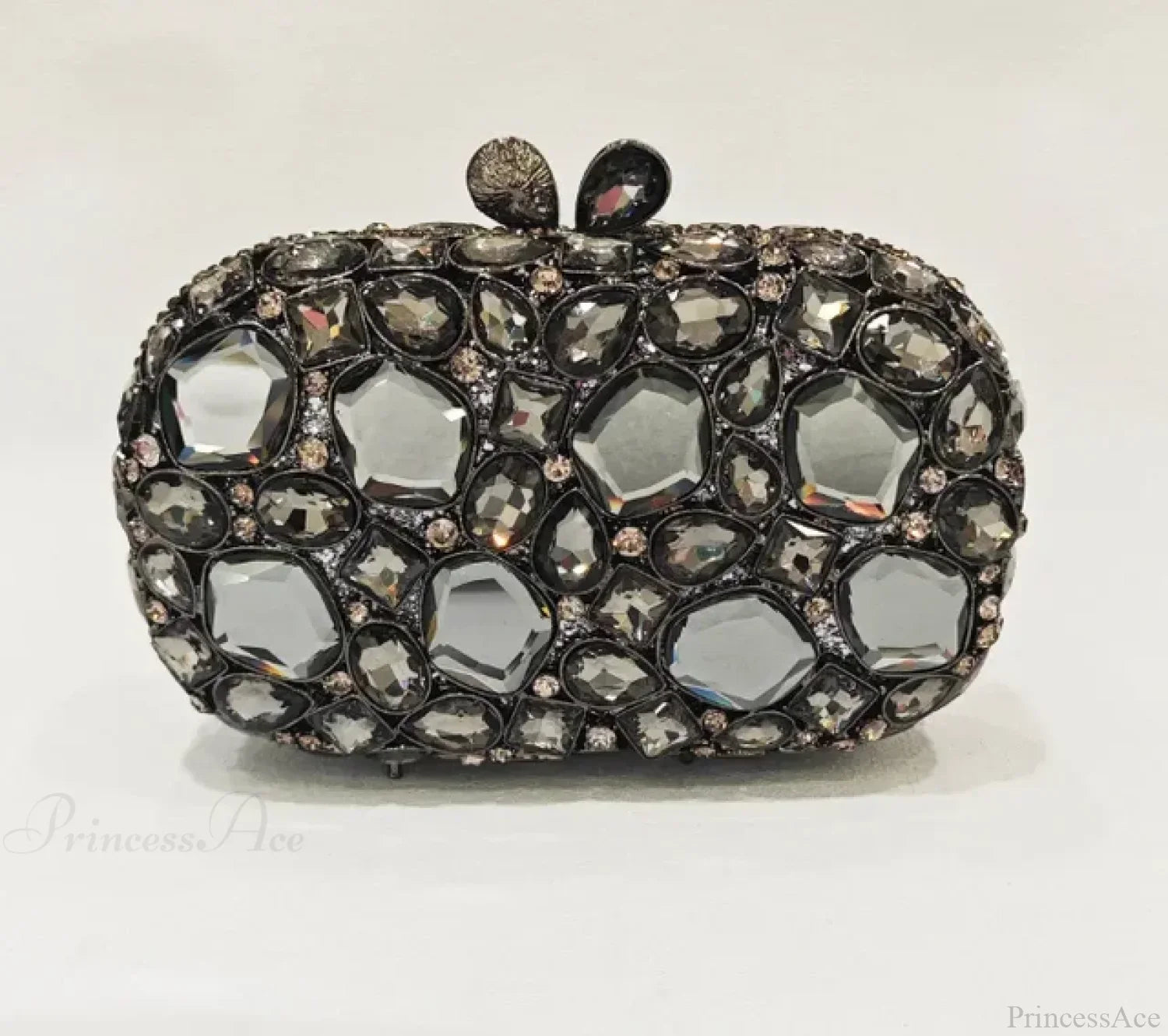 Clutch de noche con cristales dorados y plateados