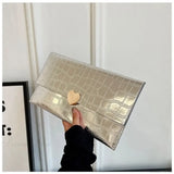 Clutch de noche dorado
