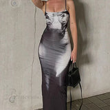 Vestido ajustado negro con efecto degradado y tirantes finos