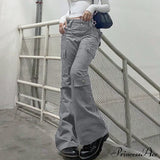 Pantalones cargo casuales grises con bolsillos cosidos