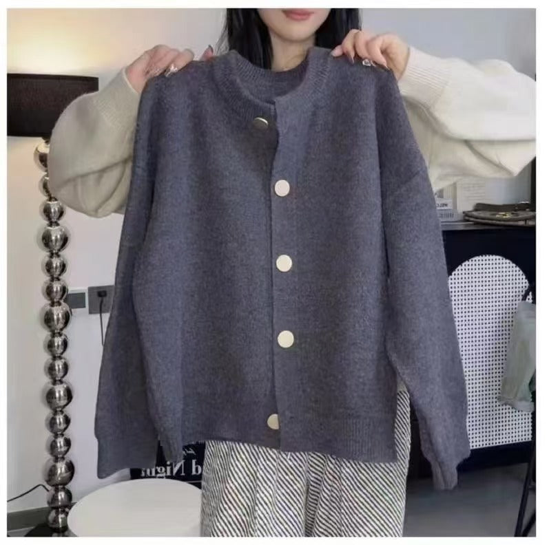 Cárdigan cómodo con botones para mujer: elegante y versátil.