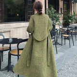 Abrigo cruzado con solapas en lana verde