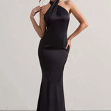Vestido de noche con espalda descubierta
