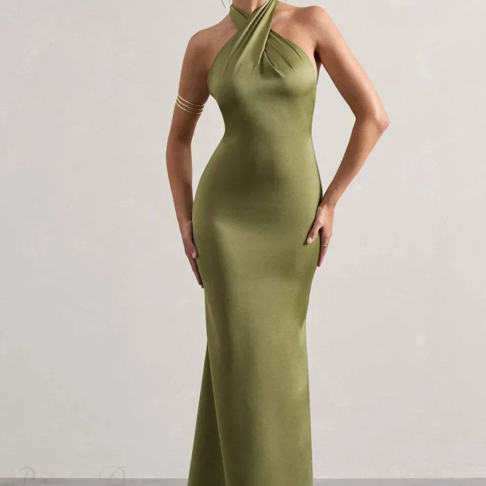 Vestido de noche con espalda descubierta