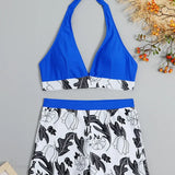 Conjunto de bikini de dos piezas con short estampado y diseño sin espalda.