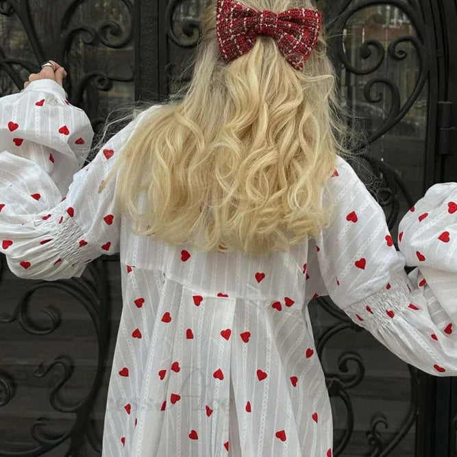 Vestido de algodón con mangas abullonadas y estampado de corazones