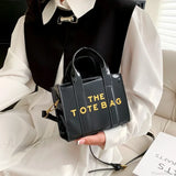 Bolso de mano de lujo fabricado en piel de alta calidad.