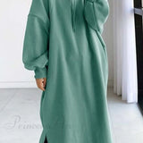 Vestido sudadera con capucha y hombros caídos