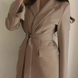 Vestido Blazer para Mujer – Corte Estructurado – Cintura con Cinturón – Mangas Largas – Estilo Sastre