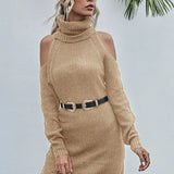 Vestido de mujer – Corte entallado – Punto acanalado – Cuello alto – Hombros descubiertos – Cinturón