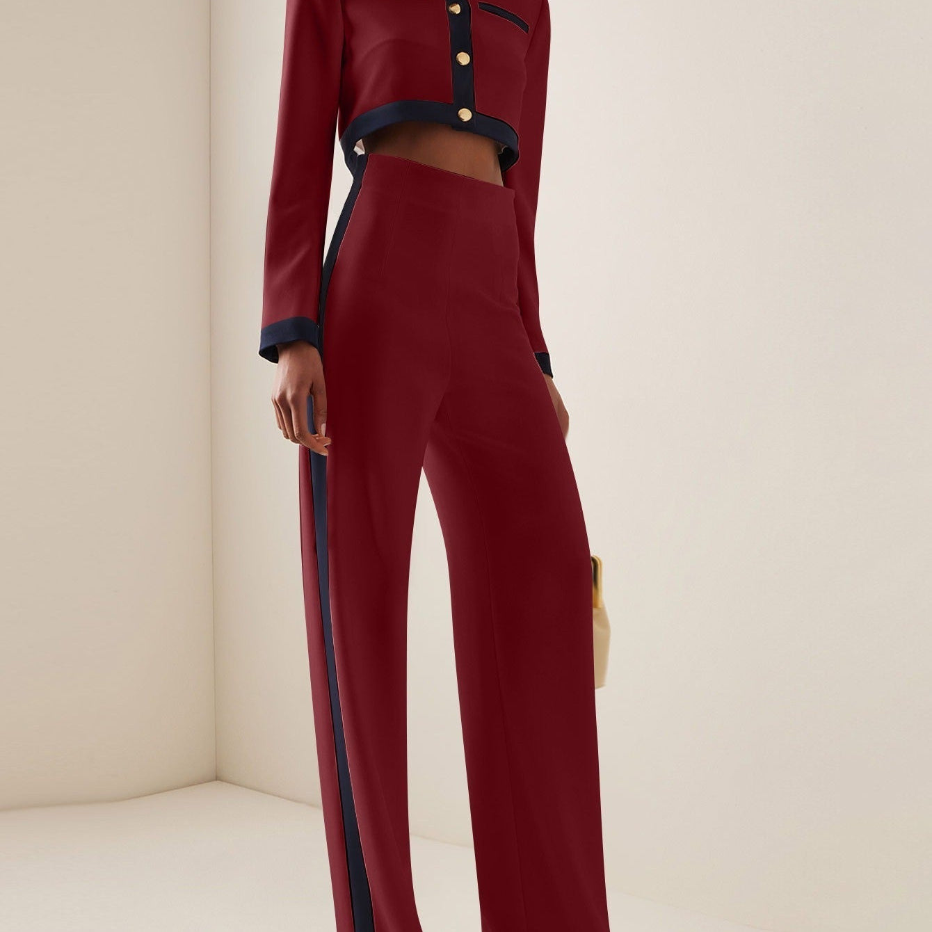 Blazer de mujer – Corte corto entallado – Mangas largas – Elegantes detalles en contraste