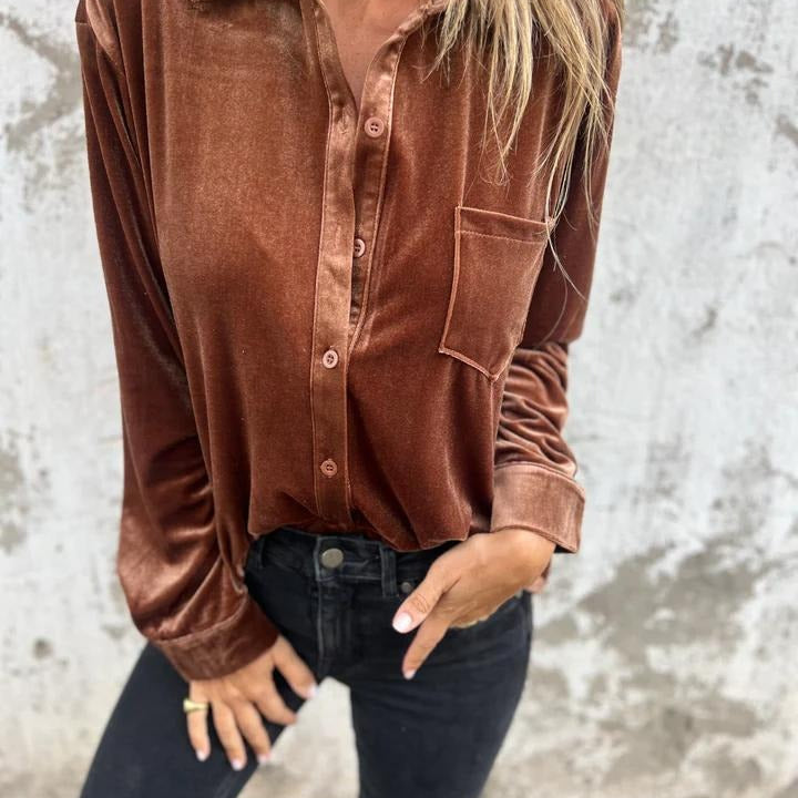 Camisa de mujer – Terciopelo suave – Corte relajado – Cuello clásico – Mangas largas