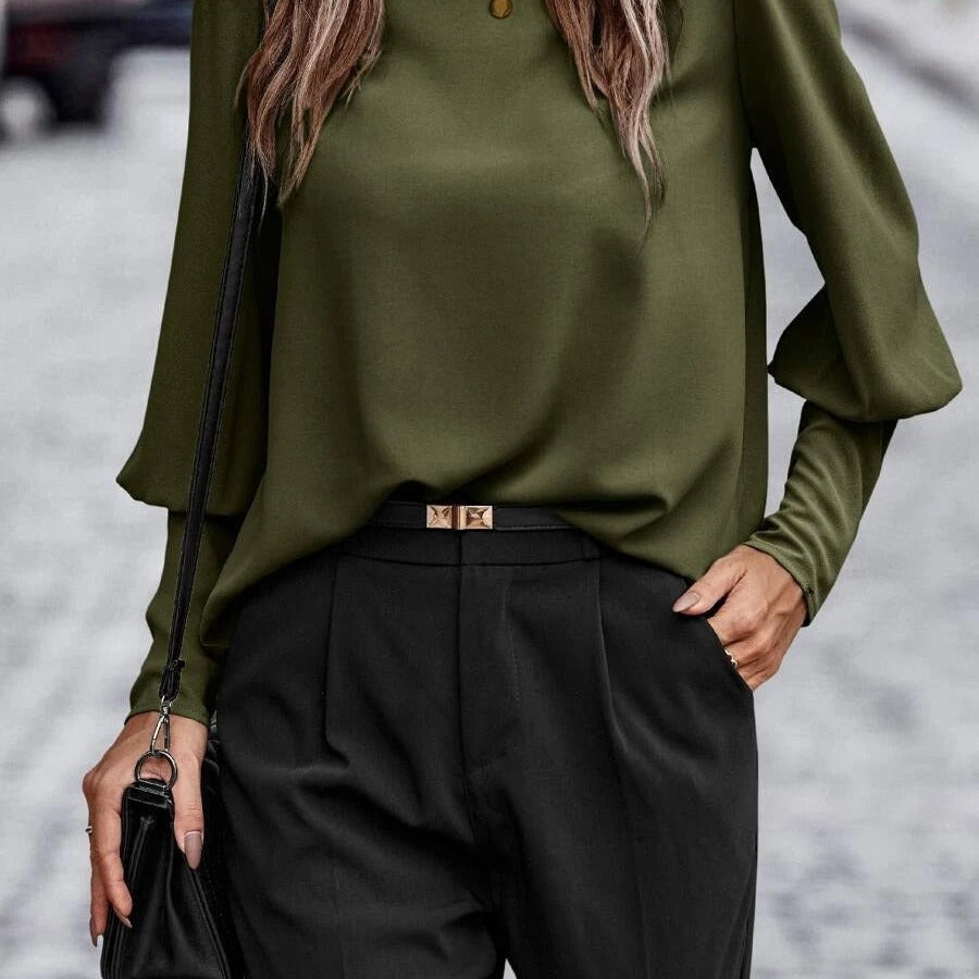 Blusa de mujer – Corte holgado – Efecto satén – Mangas abullonadas – Detalle de botones