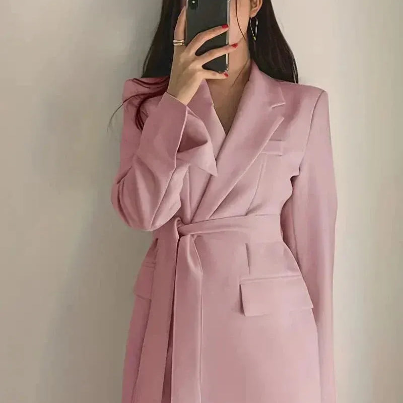 Vestido Blazer para Mujer – Corte Estructurado – Cintura con Cinturón – Mangas Largas – Estilo Sastre