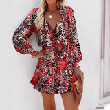 Vestido de mujer – corte evasé – mangas largas – escote en pico – estampado – cintura fruncida