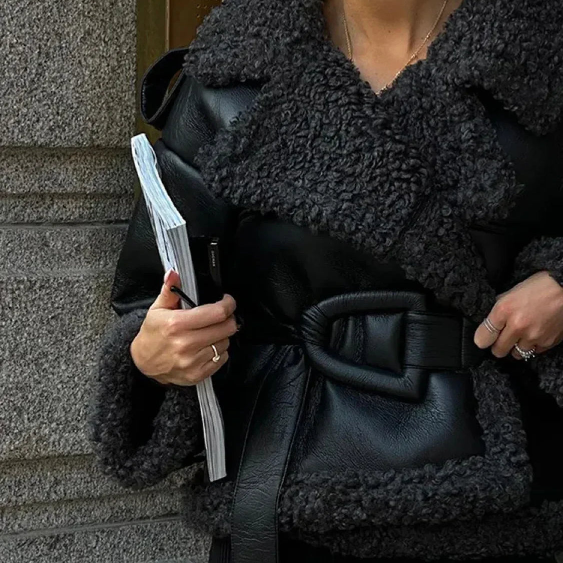 Abrigo de invierno en piel sintética de leopardo y visón