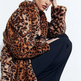 Abrigo vintage con cuello de piel sintética con estampado de leopardo