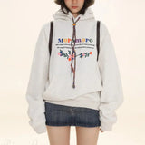 Sudadera con capucha gruesa e informal con letras bordadas.