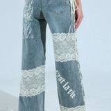 Elegantes jeans de pierna recta con cintura baja y panel de encaje.