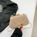 Clutch de noche de lujo con lentejuelas, diseño refinado, ideal para una boda.
