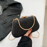 Clutch de noche de lujo con lentejuelas, diseño de alta gama.