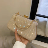 Clutch de noche de lujo con lentejuelas, diseño de alta gama.
