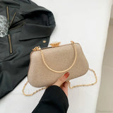 Clutch de noche de lujo con lentejuelas, diseño de alta gama.