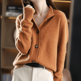 Camisa elegante y básica con cuello en V para mujer