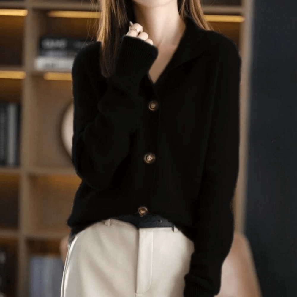 Camisa elegante y básica con cuello en V para mujer