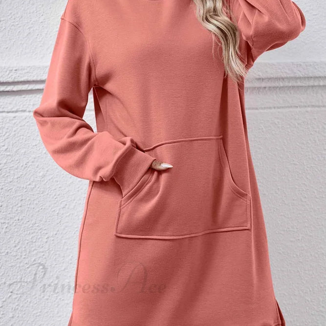 Vestido midi con capucha, abertura y bolsillo