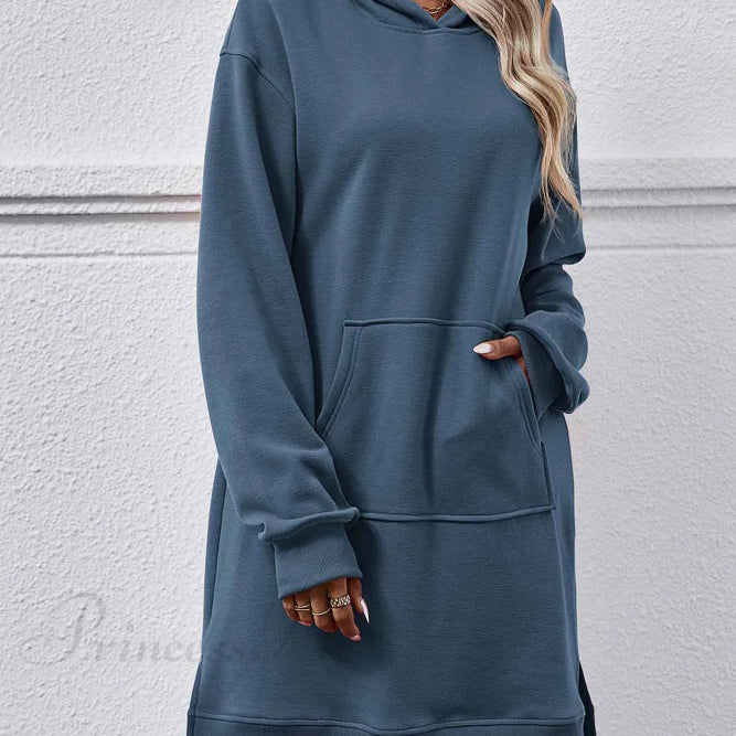 Vestido midi con capucha, abertura y bolsillo