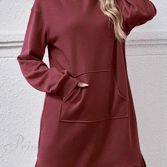 Vestido midi con capucha, abertura y bolsillo