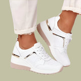 Zapatillas de mujer – Tacón de cuña – Detalle metalizado – Laterales perforados – Comodidad informal