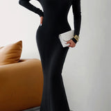 Vestido de sirena con hombros descubiertos