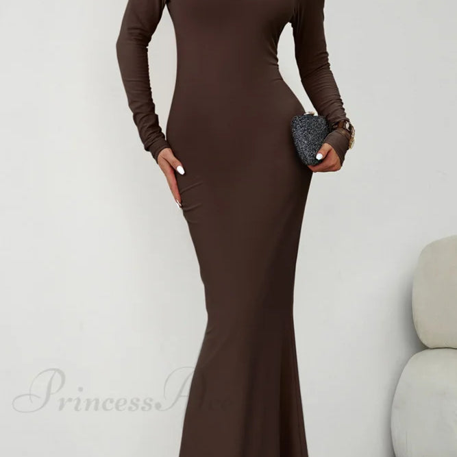 Vestido de sirena con hombros descubiertos