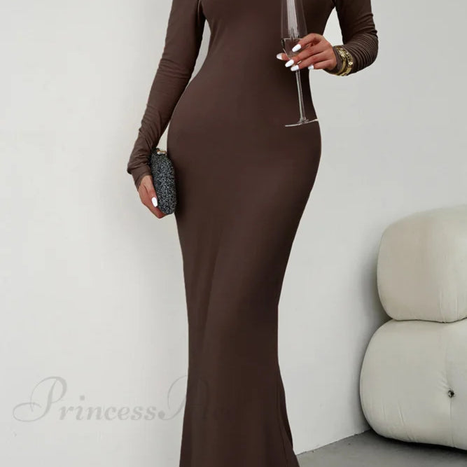 Vestido de sirena con hombros descubiertos