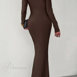 Vestido de sirena con hombros descubiertos