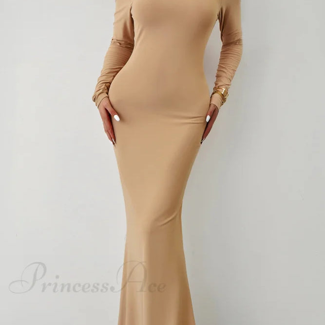 Vestido de sirena con hombros descubiertos