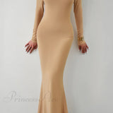 Vestido de sirena con hombros descubiertos