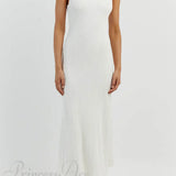 Elegante vestido midi sin mangas en color blanco roto
