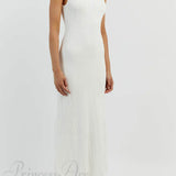 Elegante vestido midi sin mangas en color blanco roto
