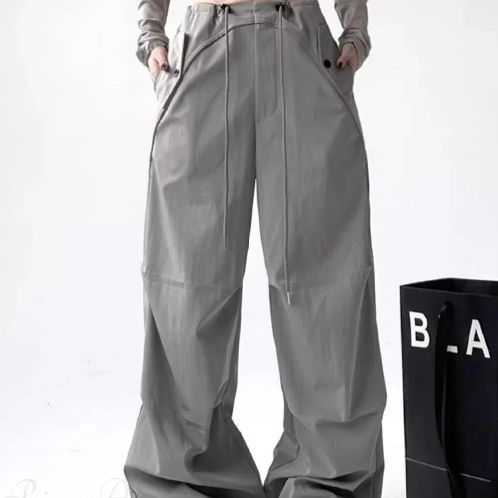 Pantalones cargo de pierna ancha con forma de paracaídas