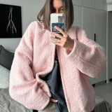 Chaqueta informal de polar rosa con cuello alto