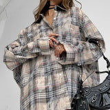 Blusa holgada e informal de manga larga a cuadros