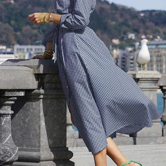 Vestido de cuadros con cintura atada