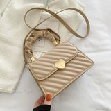 Bolso de hombro cuadrado, pequeño bolso plisado con textura de moda.