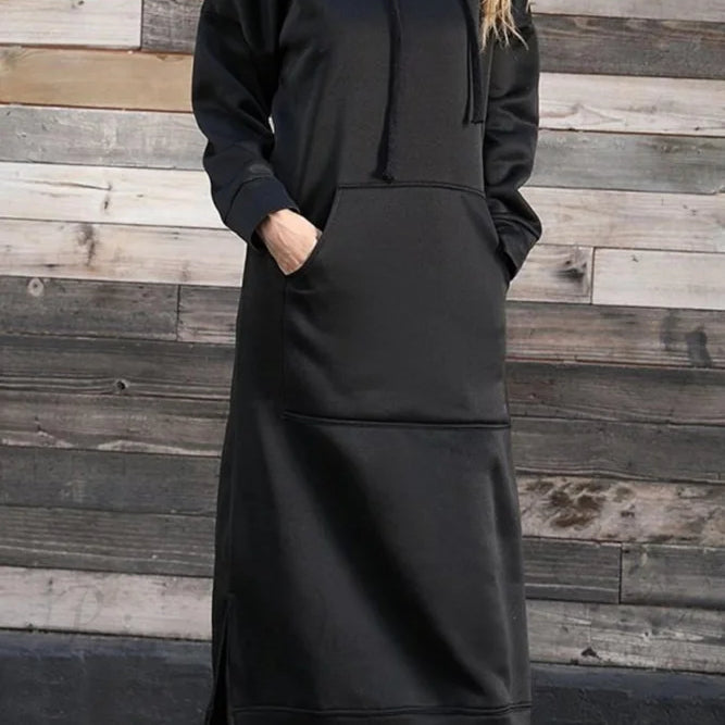 Vestido con capucha, abertura y bolsillos.