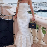 Vestido largo sin tirantes con lunares