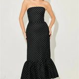 Vestido largo sin tirantes con lunares