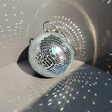 Clutch de noche con bola de discoteca reflectante